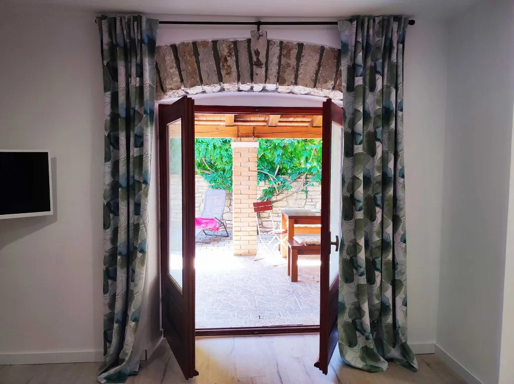 One-Bedroom Apartment with Shared Pool in Pilkovići
