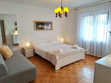 Two-Bedroom Apartment in Rovinj with Parking