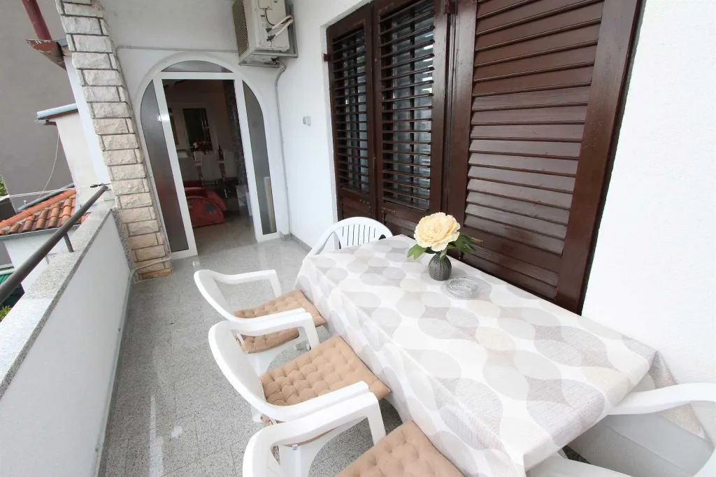 Two-Bedroom Apartment in Rovinj for 4 Guests