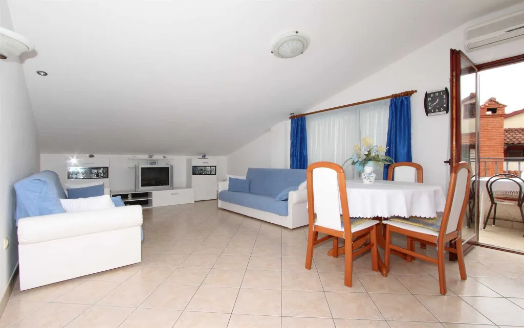 One-Bedroom Apartment for 4 Guests in Rovinj
