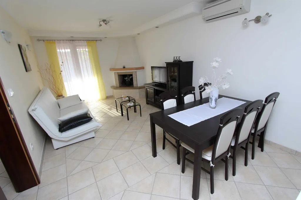 Two-Bedroom Apartment with Terrace in Rovinj