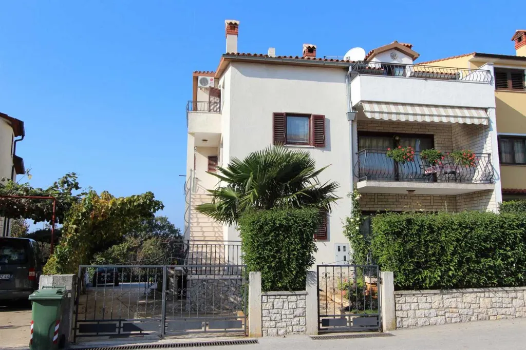 Two-Bedroom Apartment with Terrace in Rovinj