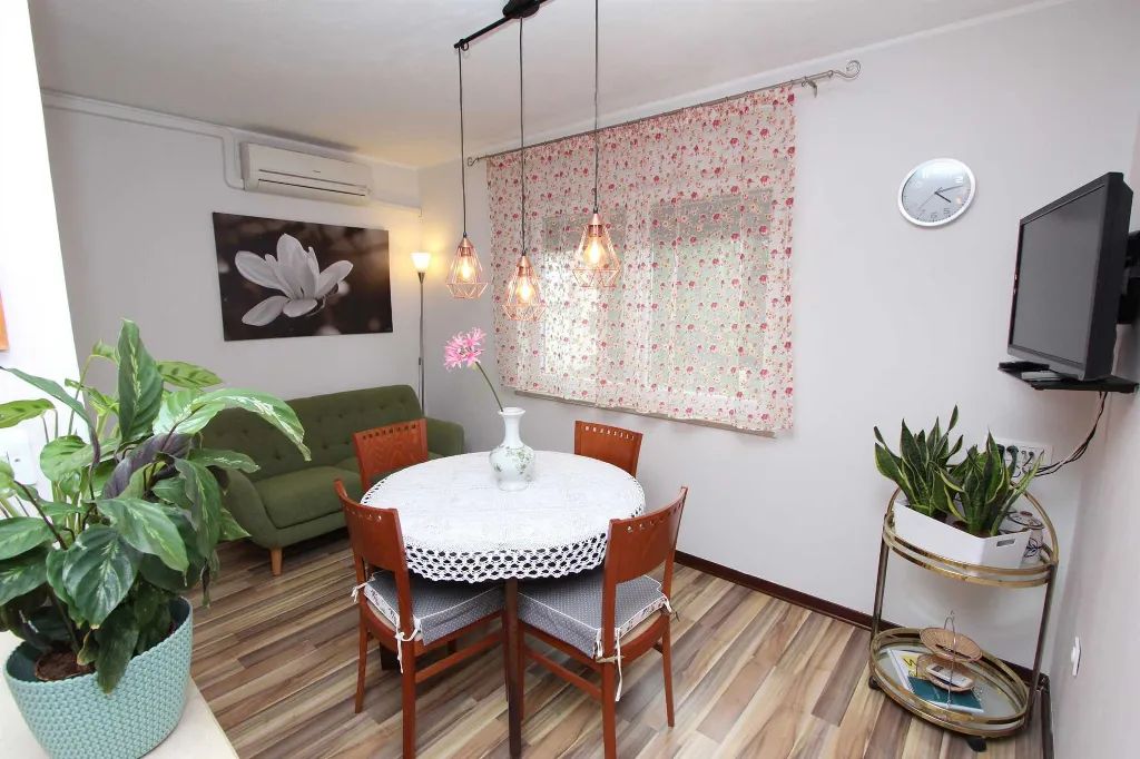 Two-Bedroom Apartment in Rovinj with Balcony