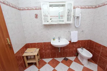 One-Bedroom Apartment in Rovinj for Up to 4 Guests