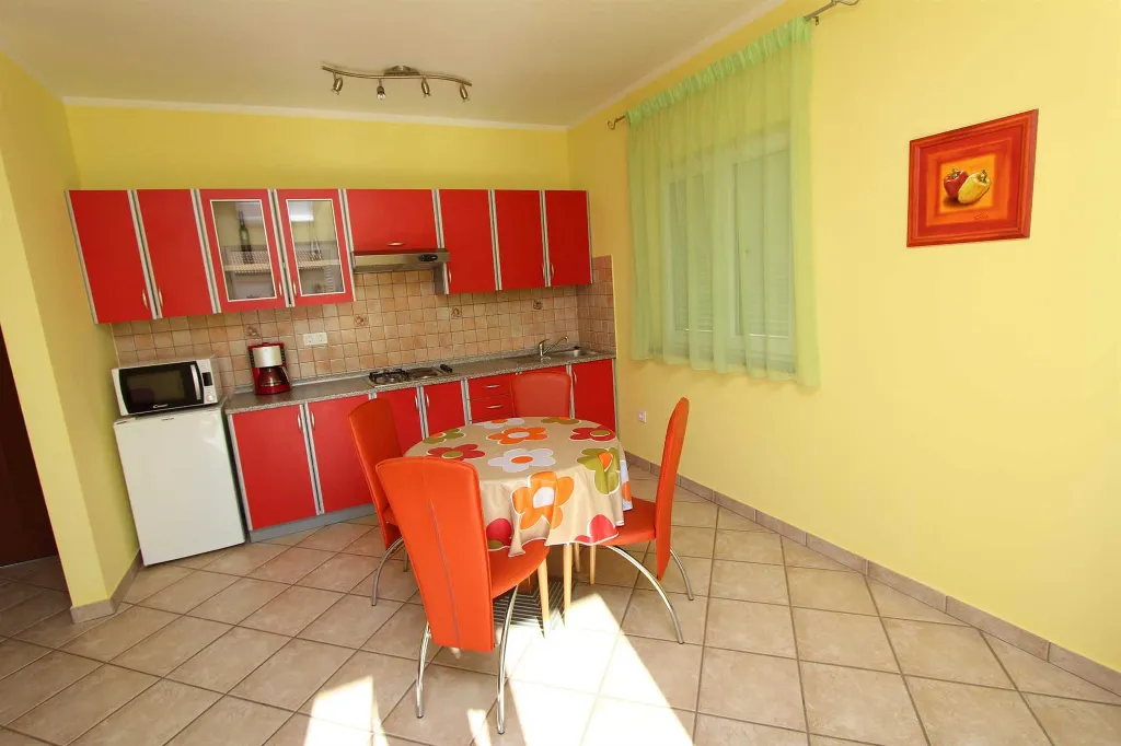One-Bedroom Apartment for 4 in Rovinj with Balcony