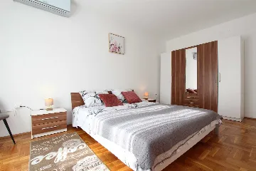 One-Bedroom Apartment in Rovinj for Up to 4 Guests