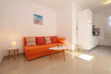 One-Bedroom Apartment in Rovinj for Up to 4 Guests