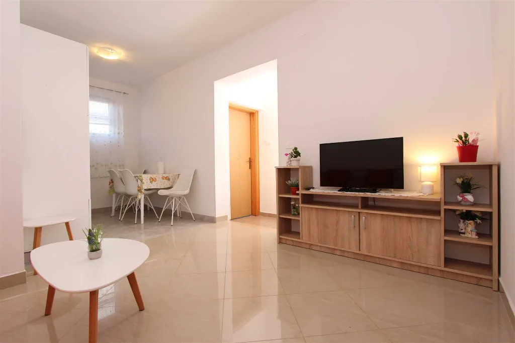 One-Bedroom Apartment in Rovinj for Up to 4 Guests