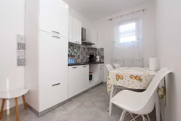 One-Bedroom Apartment in Rovinj for Up to 4 Guests