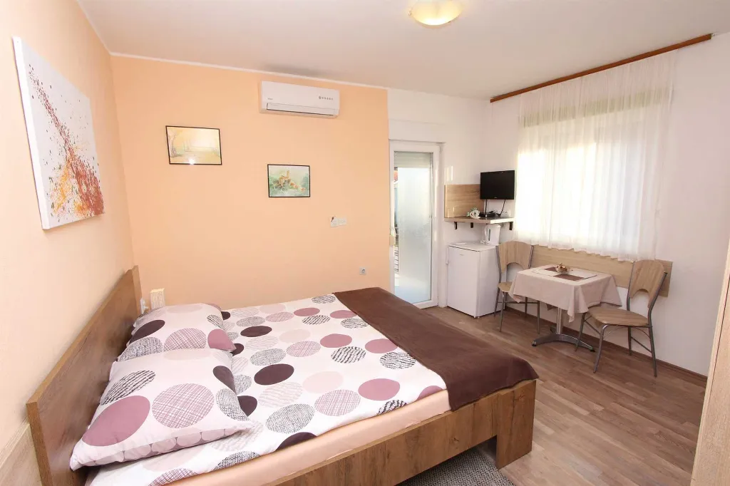 Studio with Kitchenette and Sea View in Rovinj