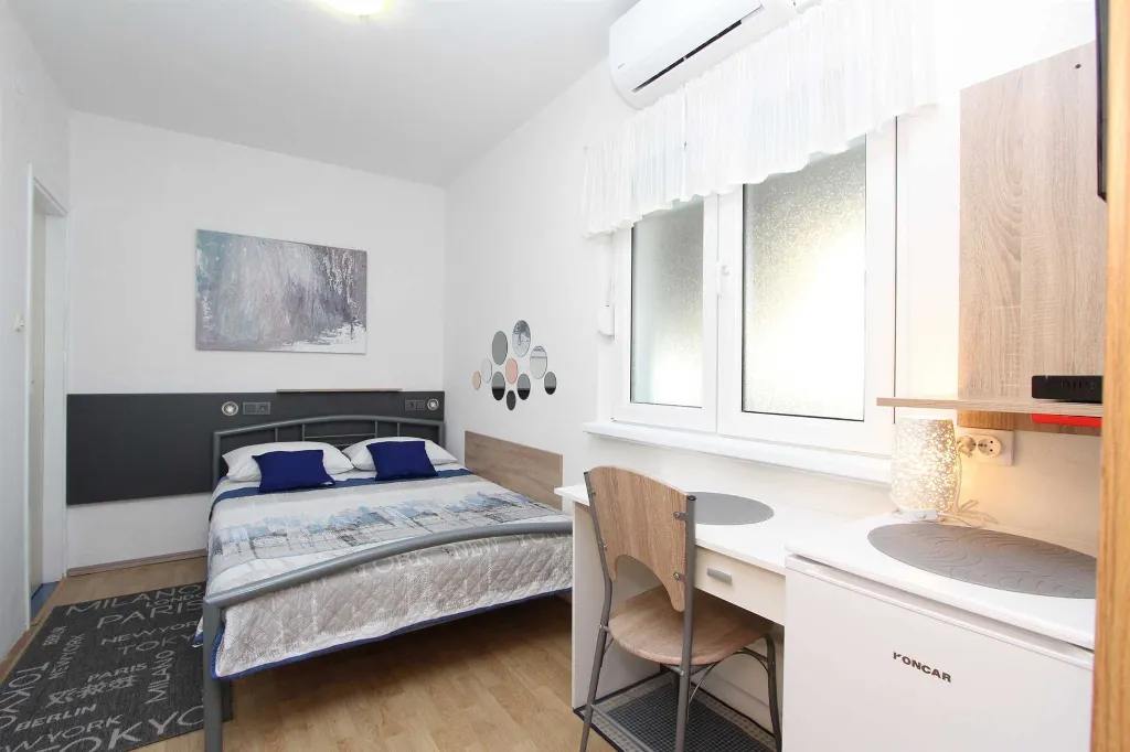 Single Room for 1 Guest in Rovinj with Balcony