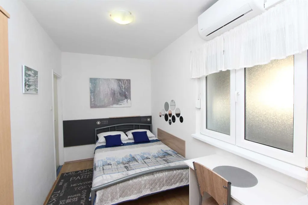 Single Room for 1 Guest in Rovinj with Balcony