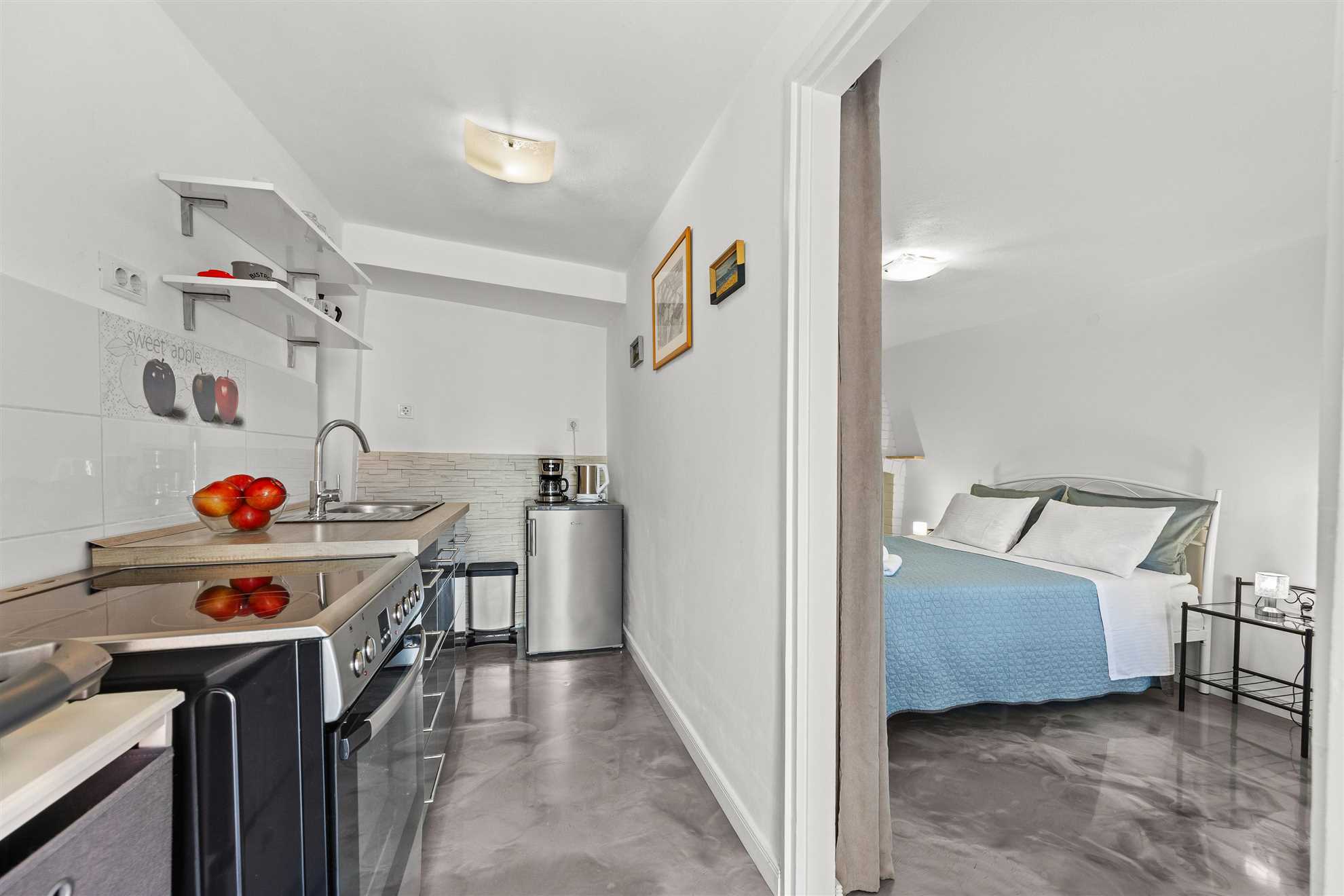 KNEZOVIC Studio with Terrace 1 (G)