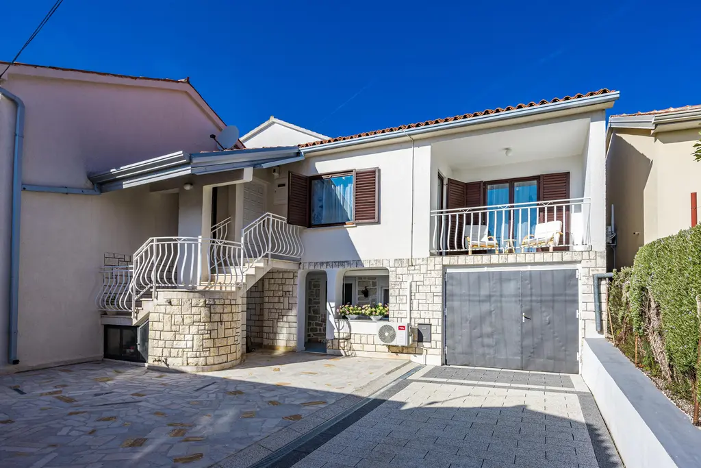 Two-Bedroom Apartment in Rovinj for 4 Guests