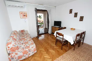 Two-Bedroom Apartment for 5 Guests in Rovinj