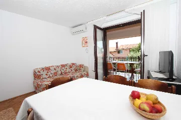 Two-Bedroom Apartment for 5 Guests in Rovinj