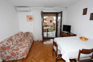 Two-Bedroom Apartment for 5 Guests in Rovinj