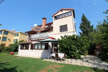 Two-Bedroom Apartment for 5 Guests in Rovinj