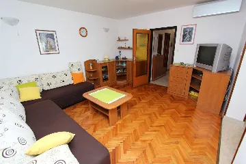 Two-Bedroom Apartment in Rovinj for 4-5 Guests