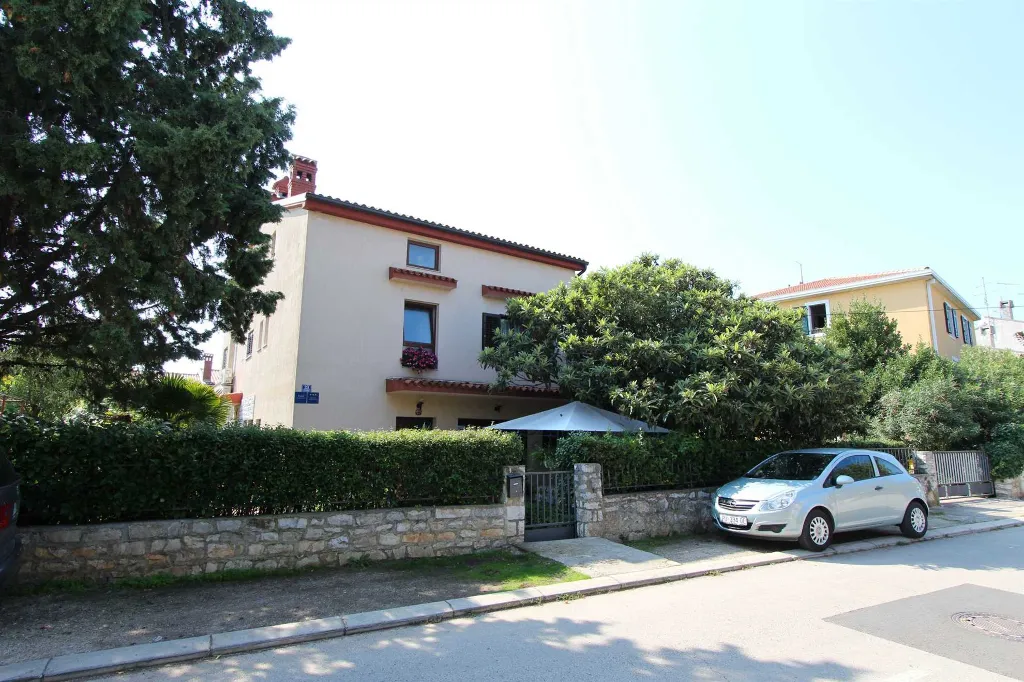 Two-Bedroom Apartment in Rovinj for 4-5 Guests