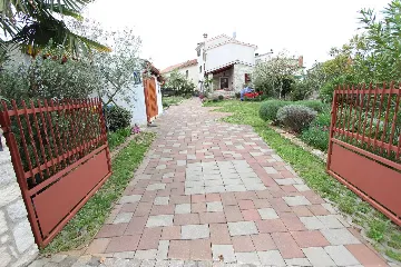 One-Bedroom Apartment for 2 in Rovinjsko Selo