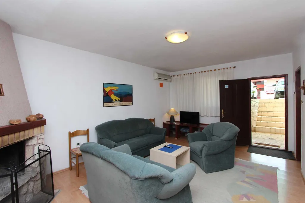 Two-Bedroom Apartment in Rovinj with Terrace