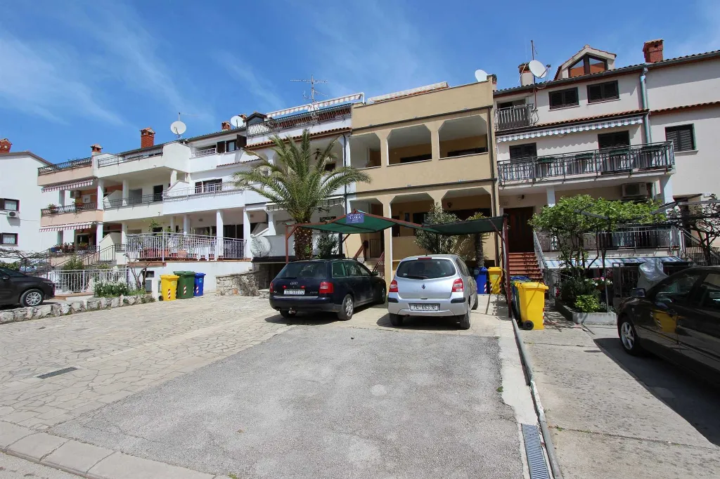 Two-Bedroom Apartment in Rovinj with Terrace