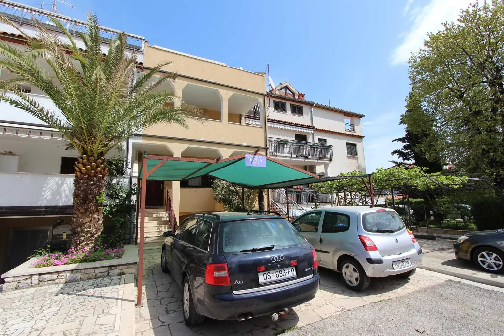Two-Bedroom Apartment in Rovinj with Balconies