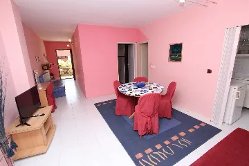 One-Bedroom Apartment in Rovinj for Up to 5 Guests