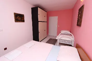 One-Bedroom Apartment in Rovinj for Up to 5 Guests