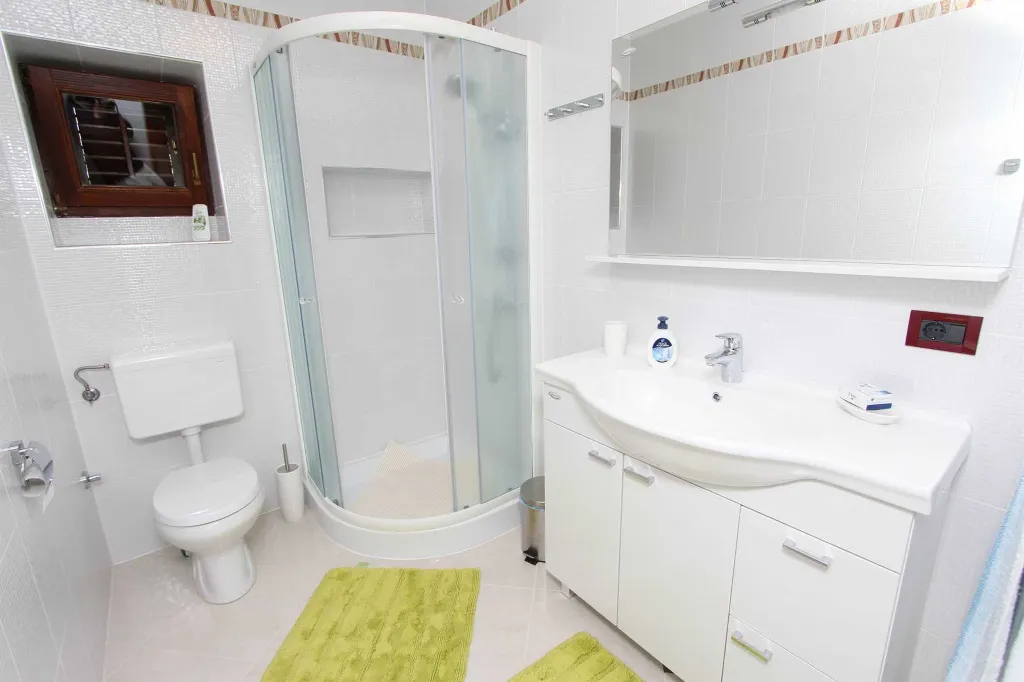 Two-Bedroom Apartment for 4 in Rovinj