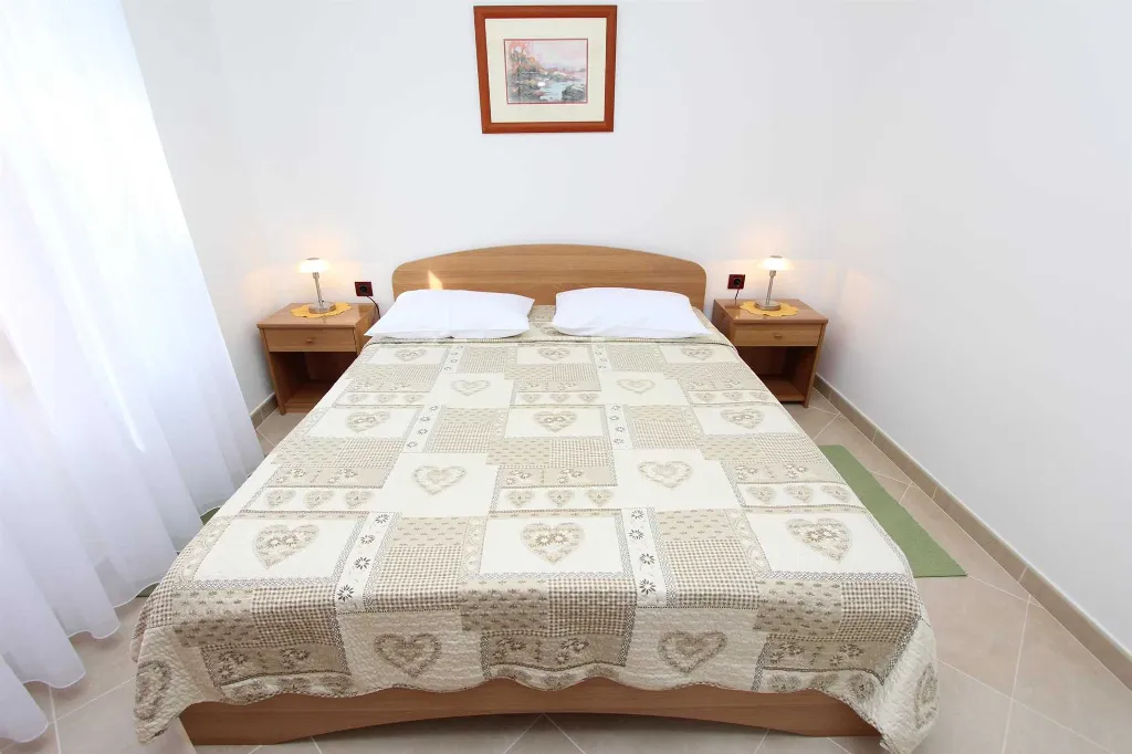 Two-Bedroom Apartment for 3 Guests in Rovinj