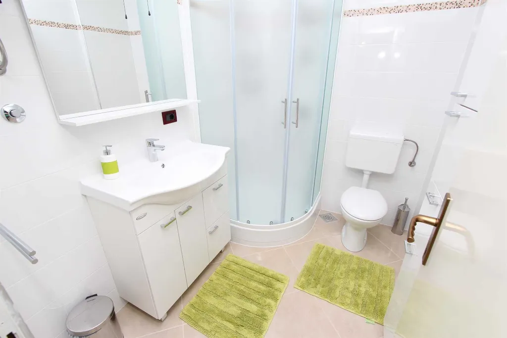 Two-Bedroom Apartment for 3 Guests in Rovinj