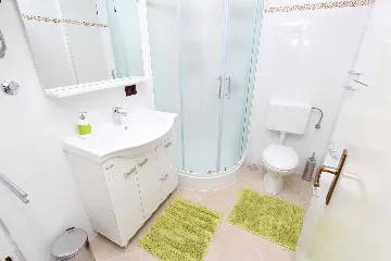 Two-Bedroom Apartment for 3 Guests in Rovinj