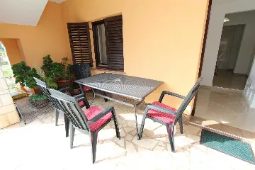 Two-Bedroom Apartment for 3 Guests in Rovinj