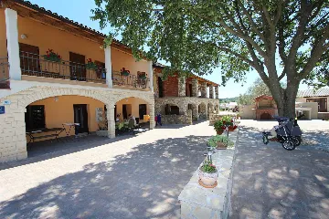 Two-Bedroom Apartment for 3 Guests in Rovinj