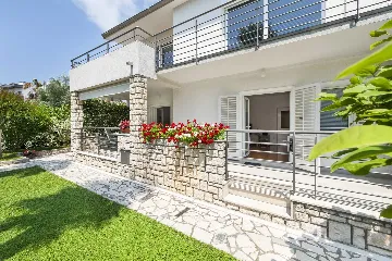 One-Bedroom Apartment for 2 in Rovinj with Parking