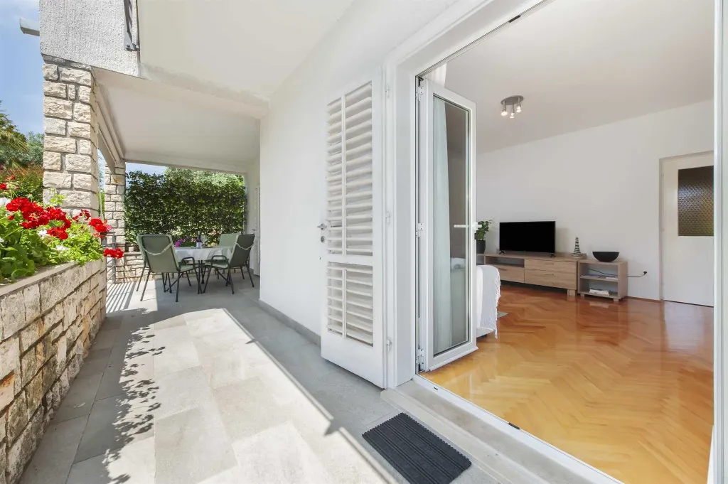 One-Bedroom Apartment for 2 in Rovinj with Parking