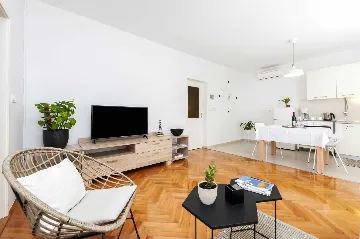 One-Bedroom Apartment for 2 in Rovinj with Parking