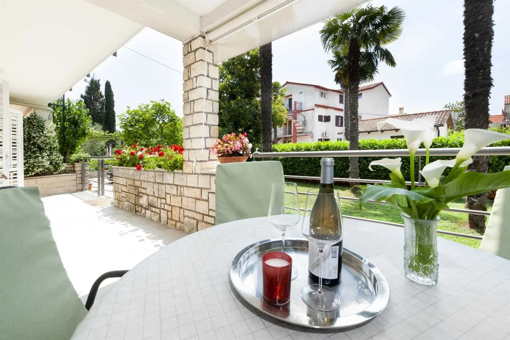 One-Bedroom Apartment for 2 in Rovinj with Parking