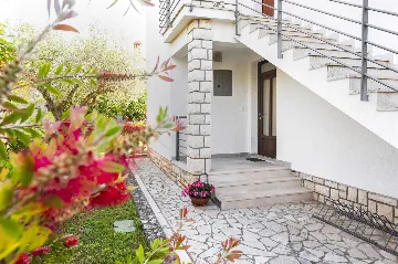 Two-Bedroom Apartment in Rovinj with Parking