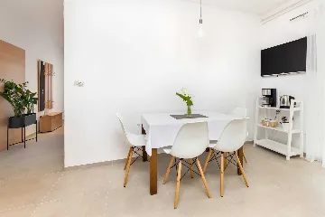 Two-Bedroom Apartment in Rovinj with Parking