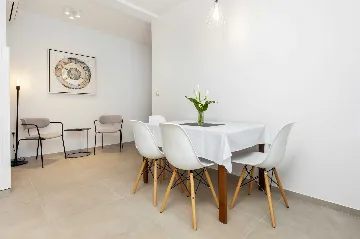 Two-Bedroom Apartment in Rovinj with Parking