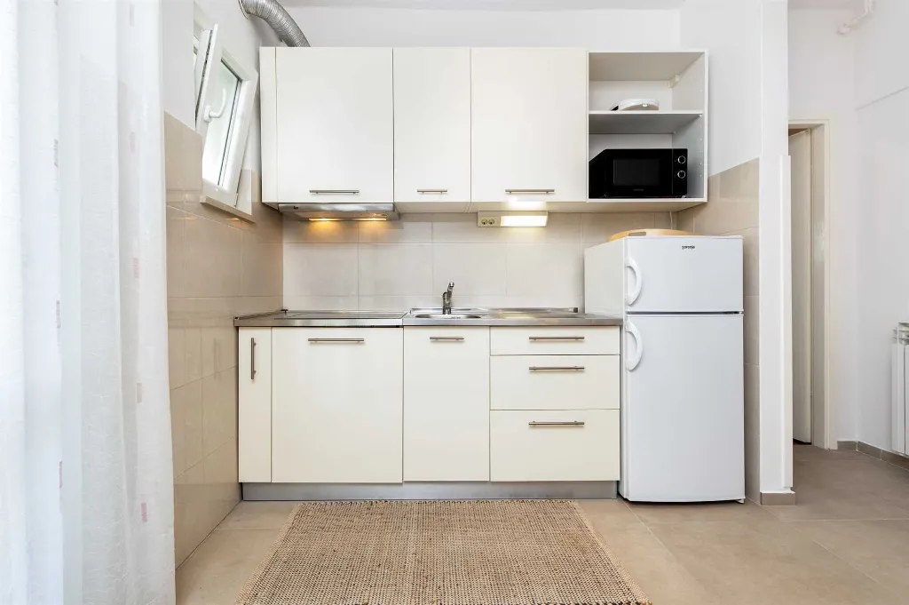 Two-Bedroom Apartment in Rovinj with Parking