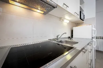 Two-Bedroom Apartment in Rovinj with Parking