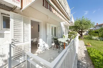 Two-Bedroom Apartment in Rovinj with Parking