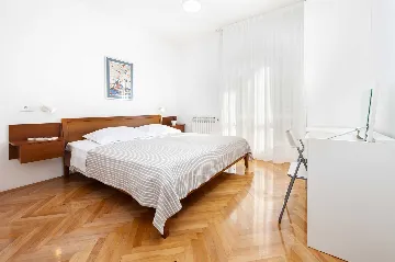 Two-Bedroom Apartment in Rovinj with Parking