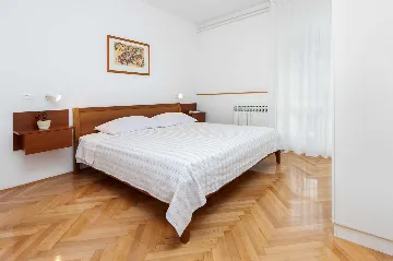 Two-Bedroom Apartment in Rovinj with Parking