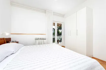 Two-Bedroom Apartment in Rovinj with Parking