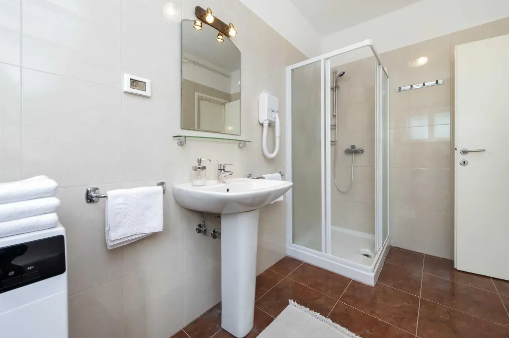 Two-Bedroom Apartment in Rovinj with Parking